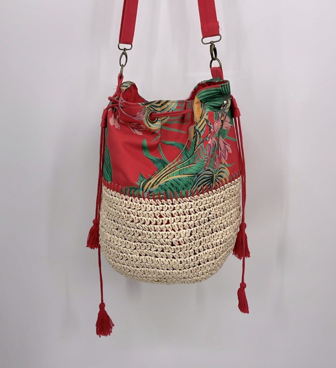 Roxy Native To Cuba Salsa Havana Flower
Print Bucket Bag