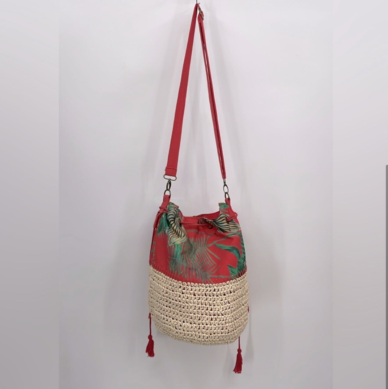 Roxy Native To Cuba Salsa Havana Flower
Print Bucket Bag