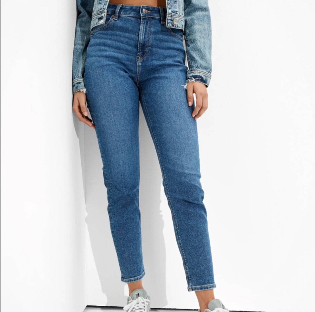 American Eagle Outfitters Mom Jeans