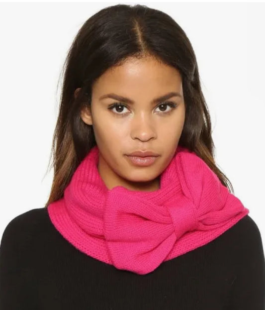 Kate Spade York Sweetheart Pink
Bow Neckwarmer