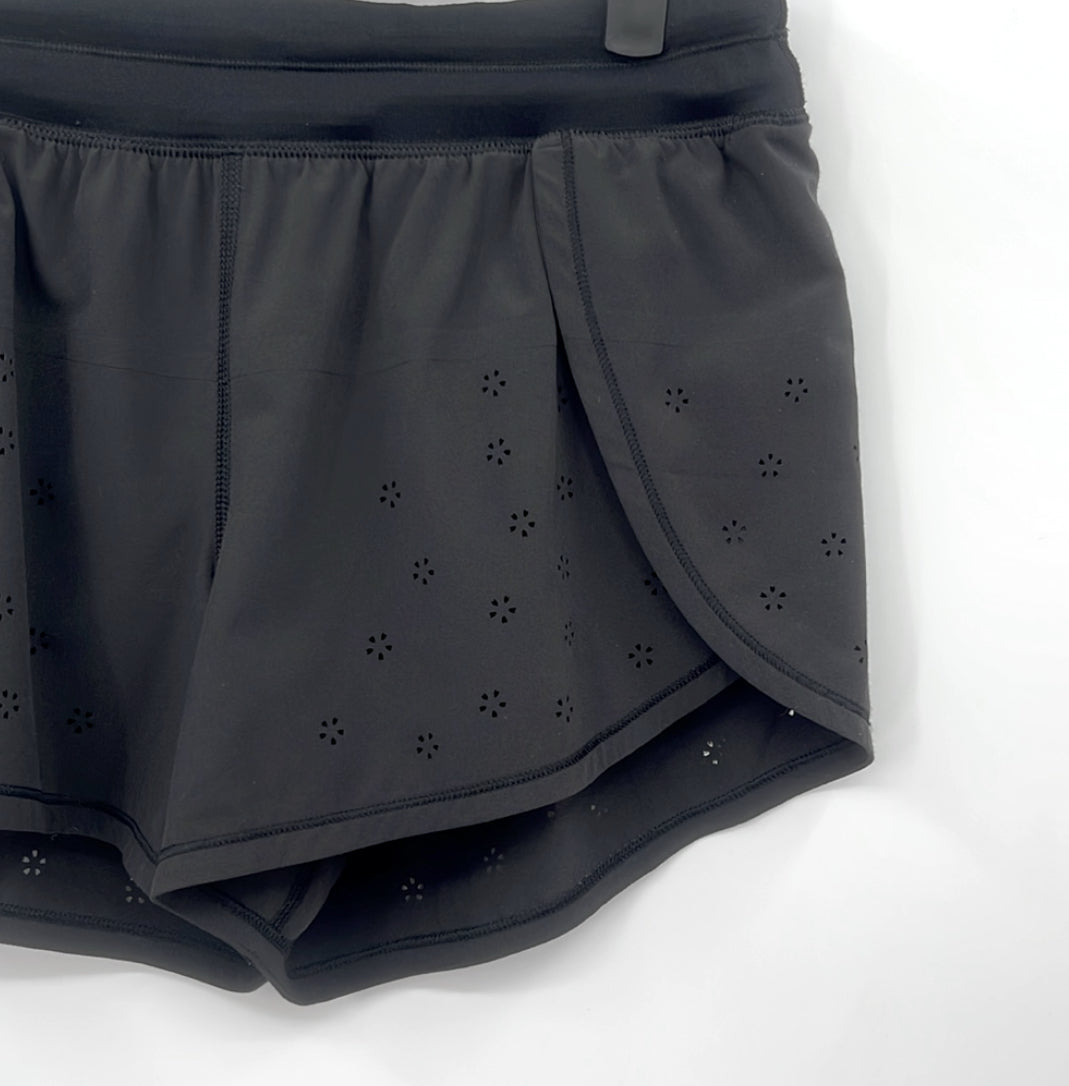 Lululemon Run: Breeze By Short *Laser
Cut Black