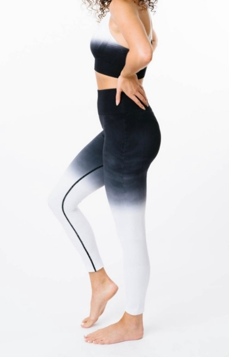 ZYIA Noir Blanc Ombre Performance Hi-Rise 7/8 24" leggings