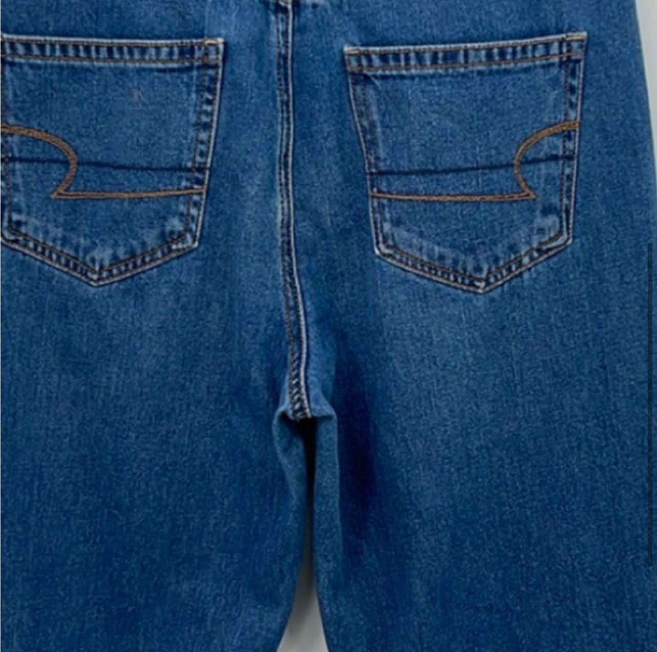 American Eagle Outfitters Mom Jeans