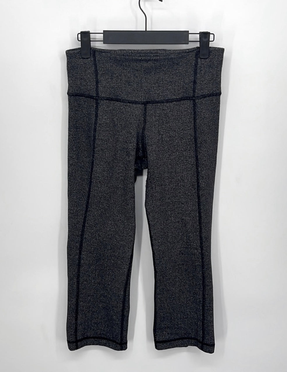 Lululemon Gather & Crow Crop II
Heathered Herringbone Heathered
Black Black