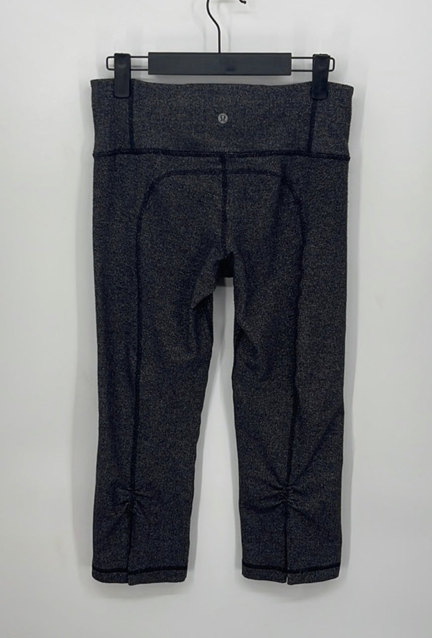 Lululemon Gather & Crow Crop II
Heathered Herringbone Heathered
Black Black