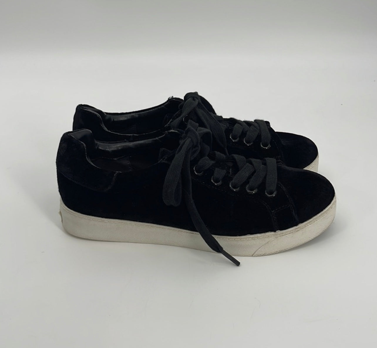 Circus By Sam Edelman Caprice
Velvet Sneaker