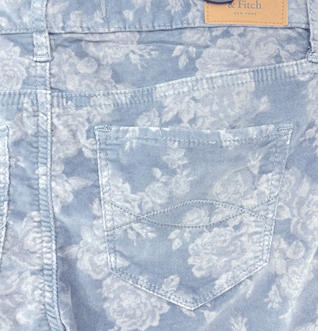 Abercrombie &amp; Fitch - Jean super skinny à fleurs en velours