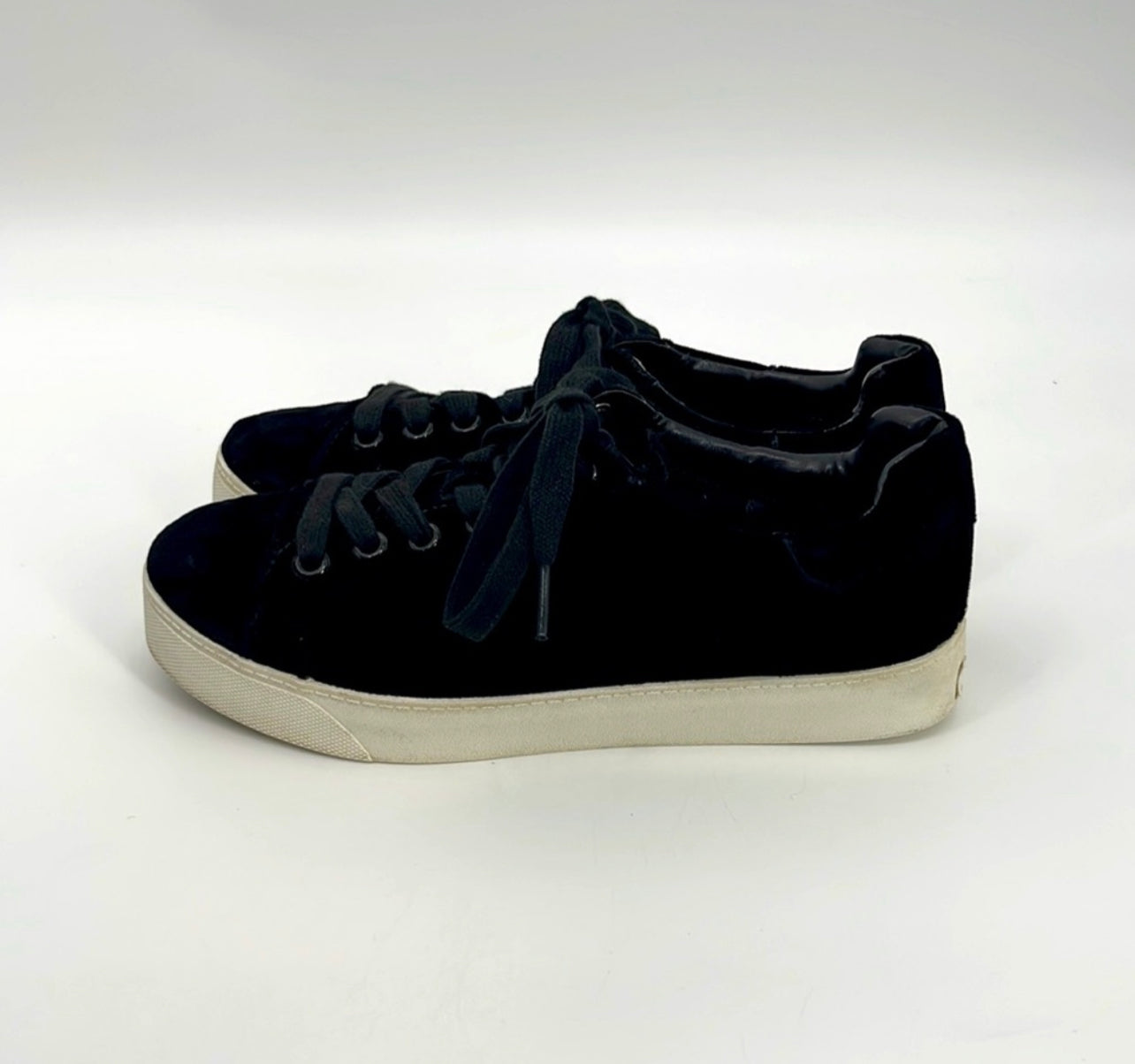 Circus By Sam Edelman Caprice
Velvet Sneaker